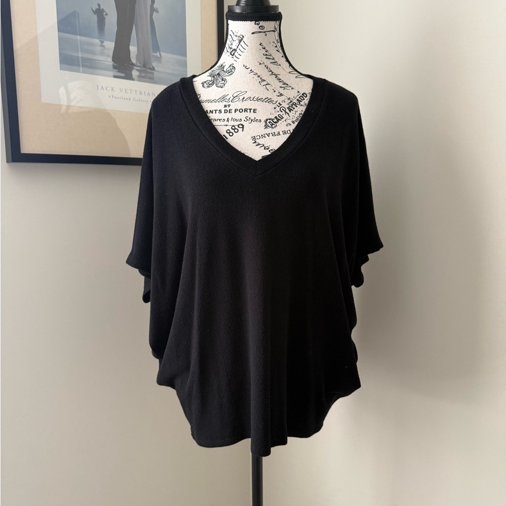 Charlotte Avery Black V-Neck Dolman sleeve Top